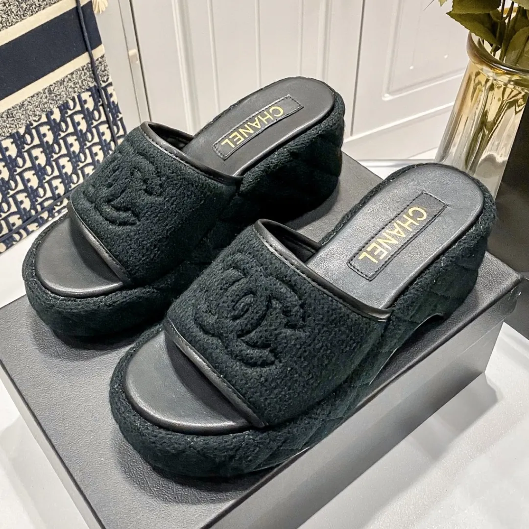 『35-41』ユニーク 快適 おしゃれ 高さアップ 脚長効果 コーディネートしやすい 厚底 サンダル