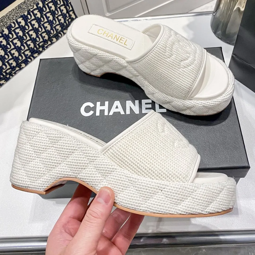 『35-41』ユニーク 快適 おしゃれ 高さアップ 脚長効果 コーディネートしやすい 厚底 サンダル