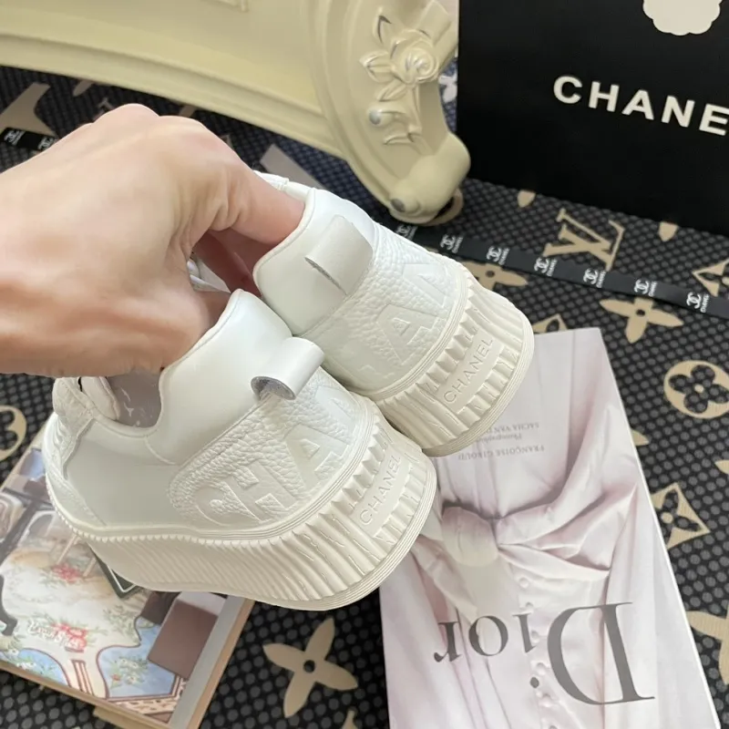 『34-39』人気上昇中 ふわふわ 快適 通気性 ファッション クラシック 合わせやすい  カジュアルシューズ