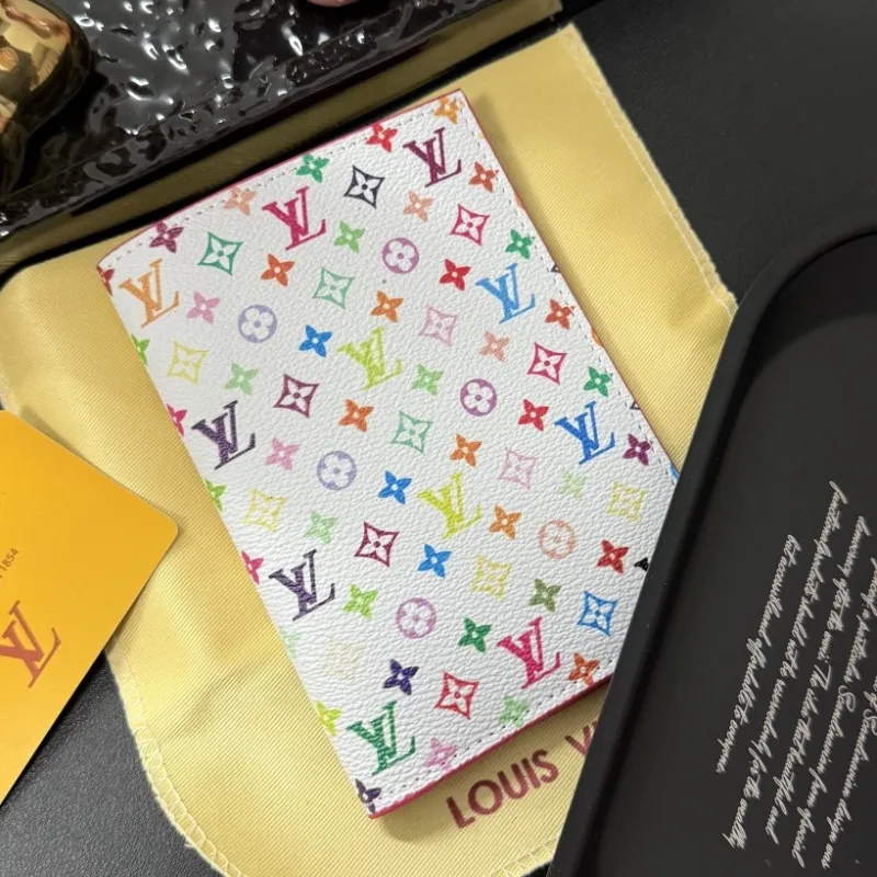 話題沸騰中 シンプル ファッション 日常使い 高級感 カラフル カードケース 財布