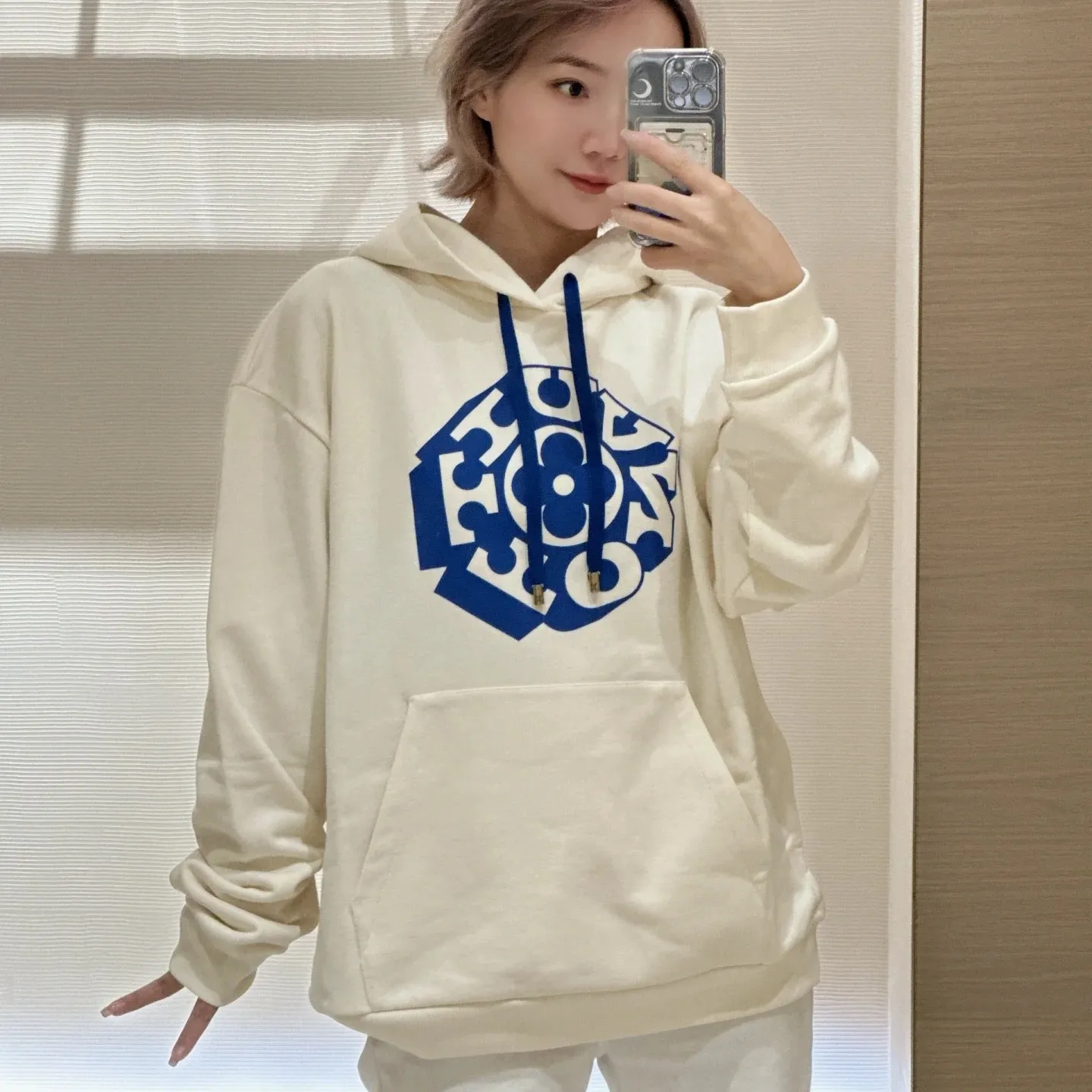 『S-XL』話題沸騰中 インスタ映え抜群 ゆったりとした 合わせやすい パーカー